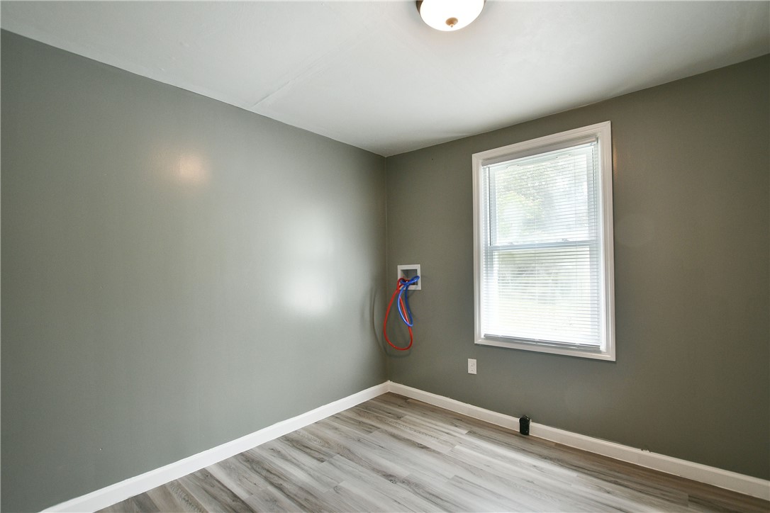 102 Hunter Street Anderson, SC 29625 - Photo 23 of 31 Laundry area, office, media room. Washer/Dryer con