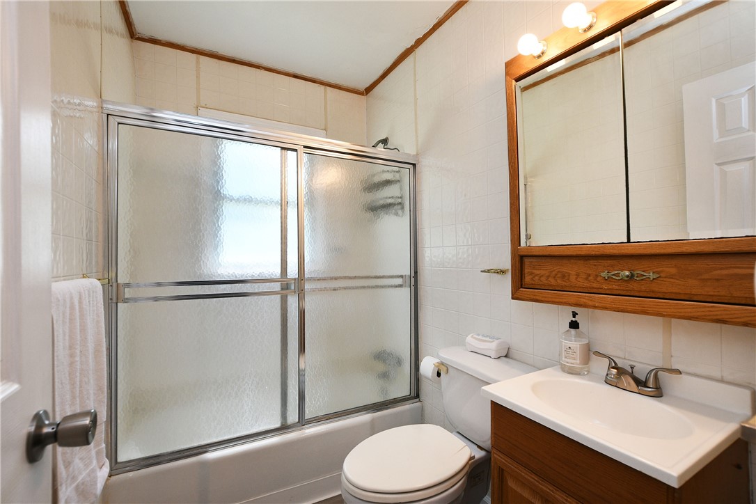 102 Hunter Street Anderson, SC 29625 - Photo 27 of 31 Bath pic. 3