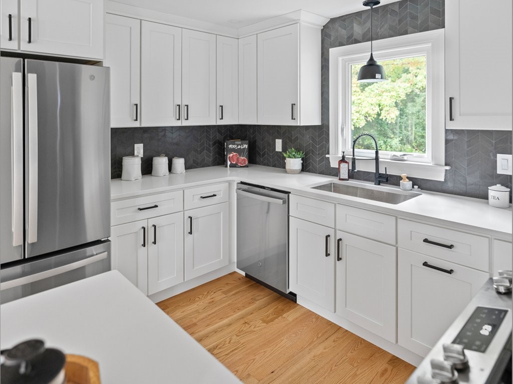 1775 Frenchtown Road East Greenwich, RI 02818 - Photo 6 of 31