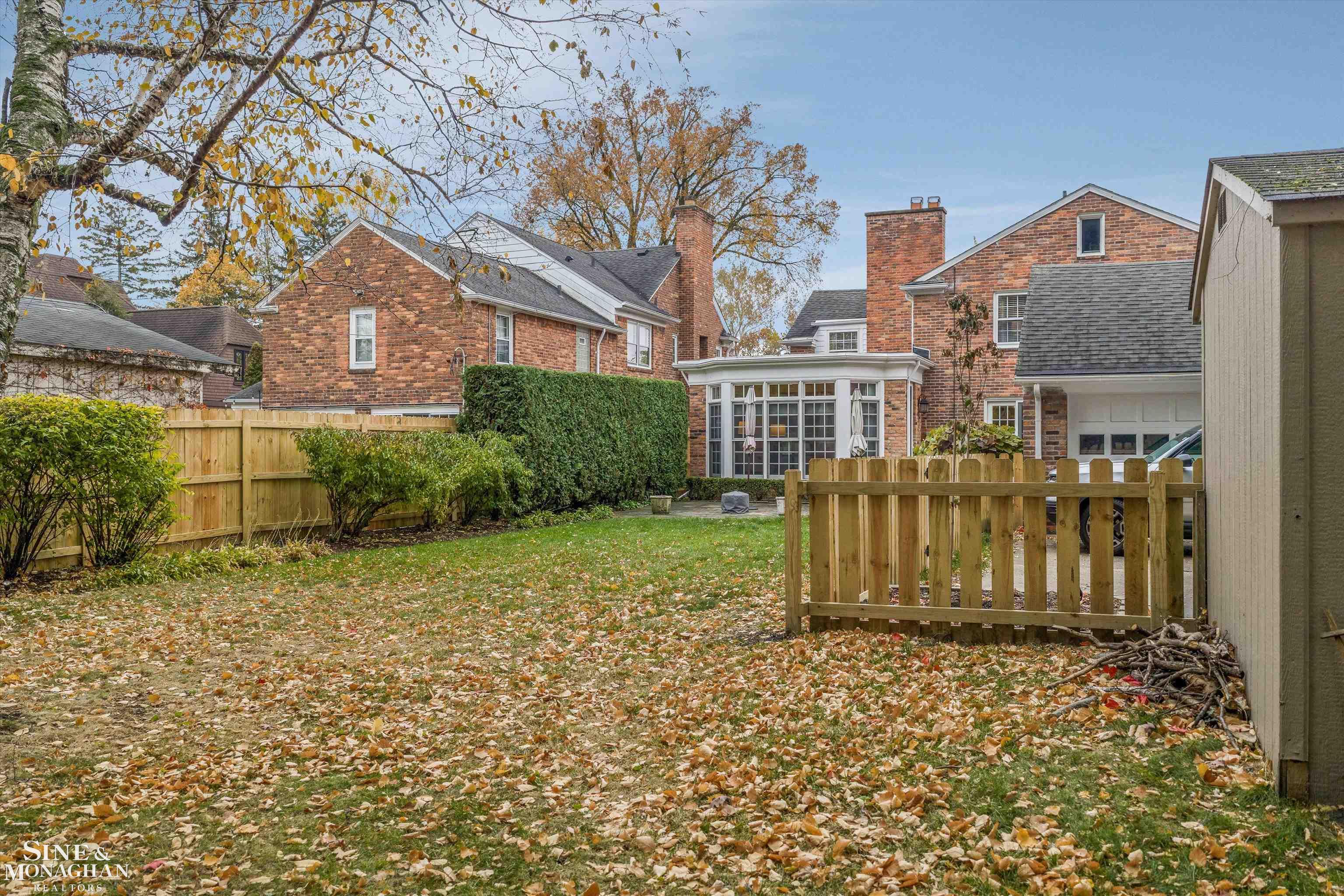 218 Merriweather Road Grosse Pointe, MI 48236 - Photo 45 of 51 50194541-0a5bbfca-be98-4d3f-8d14-f13e7b594ffe.JPG