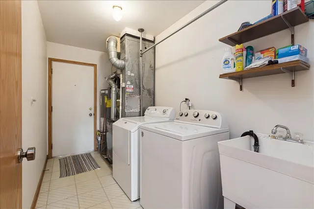 $250,000 | 8058 Autobahn Drive South, Unit 202, Palos Park, IL 60464