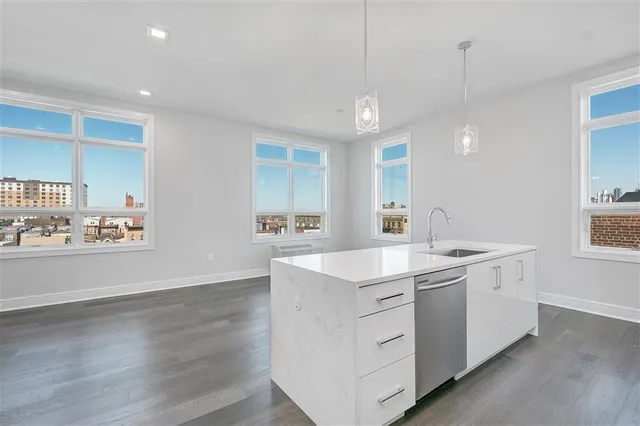 $3,700 | 119 Peter Street, Unit 509, Union City, NJ 07087