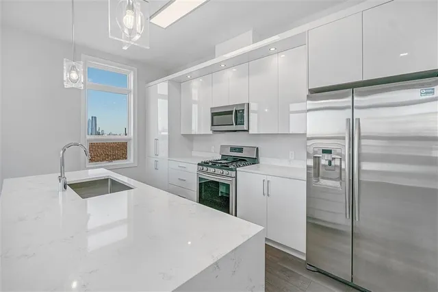 $3,700 | 119 Peter Street, Unit 509, Union City, NJ 07087