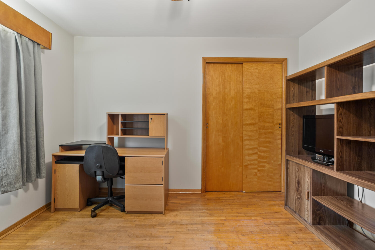 509 East Oak Street Chatsworth, IL 60921 - Photo 23 of 33 a view of workspace with furniture