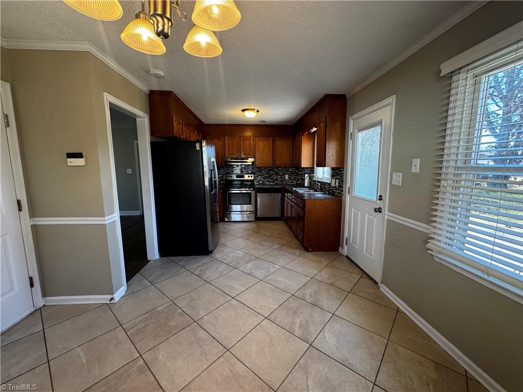 336 Cheltenham Drive Winston-Salem, NC 27103 - Photo 4 of 17