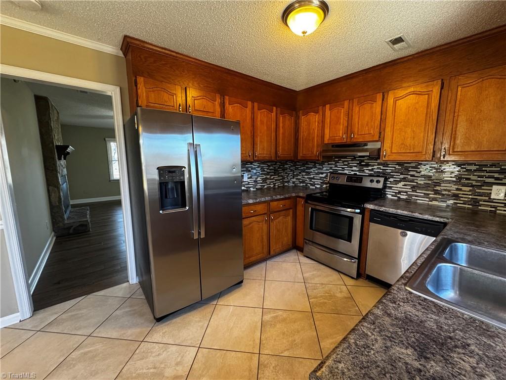 336 Cheltenham Drive Winston-Salem, NC 27103 - Photo 6 of 17