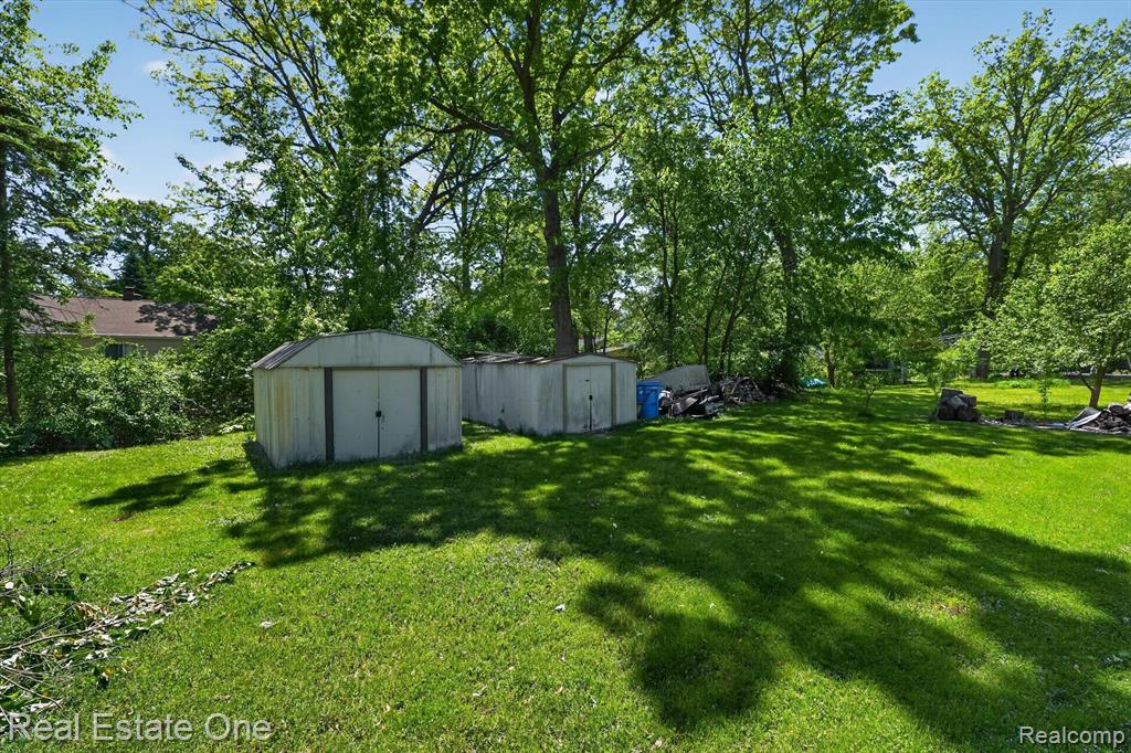 3920 Wint Road Commerce Township, MI 48382 - Photo 38 of 60