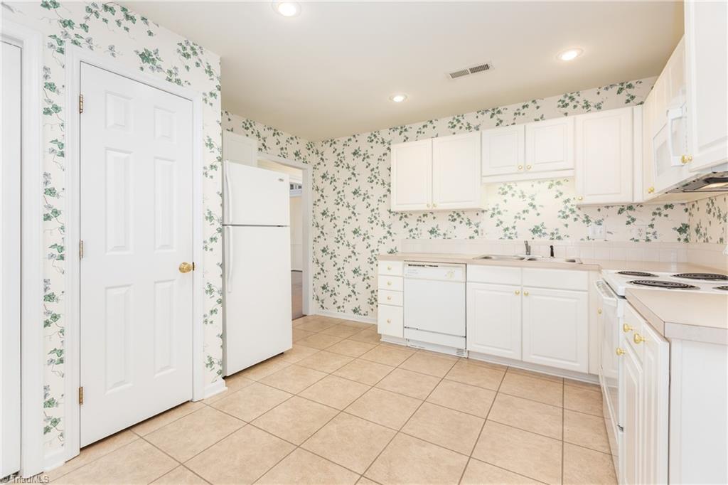 7500 Riverside Court Clemmons, NC 27012 - Photo 14 of 39 Gallery Image 14