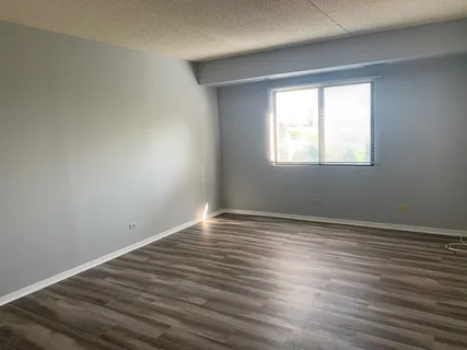 $269,900 | 350 Plum Creek Drive, Unit 407, Wheeling, IL 60090