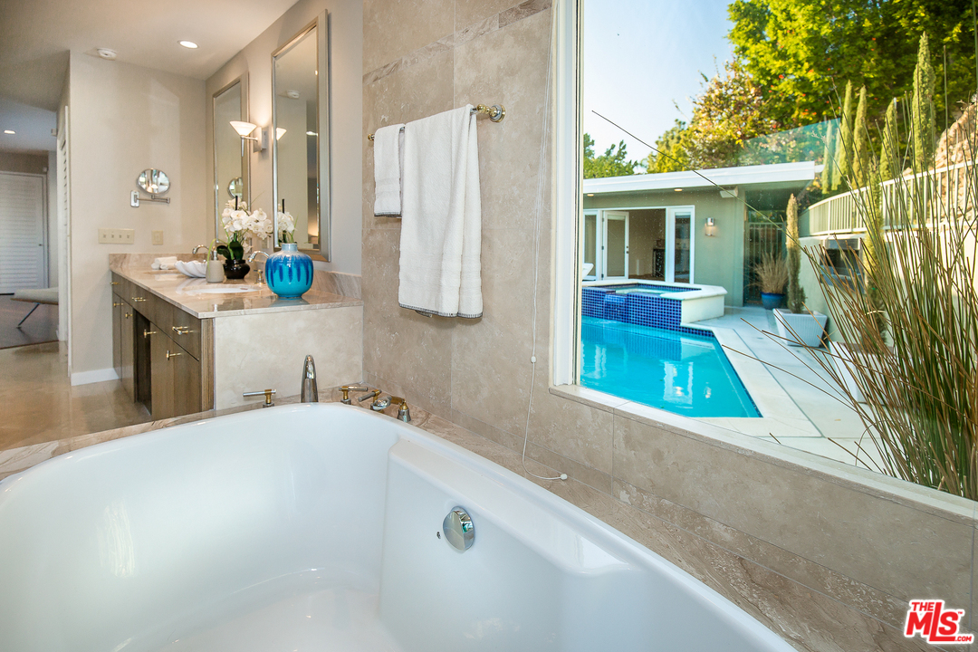 1840 Deermont Road Glendale, CA 91207 - Photo 27 of 32