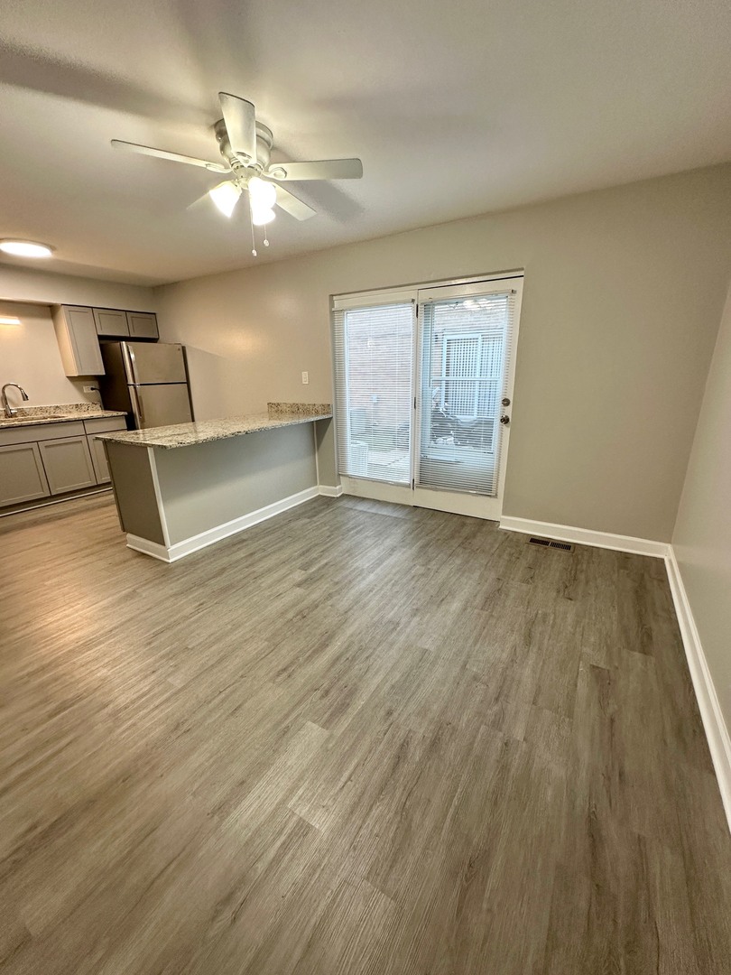1719 East Roosevelt Road, Unit 4 Wheaton, IL 60187 - Photo 6 of 23 Gallery Image 6