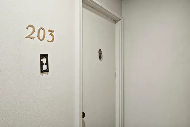 $259,000 | 1002 West 7th Avenue, Unit 203, Spokane, WA 99204