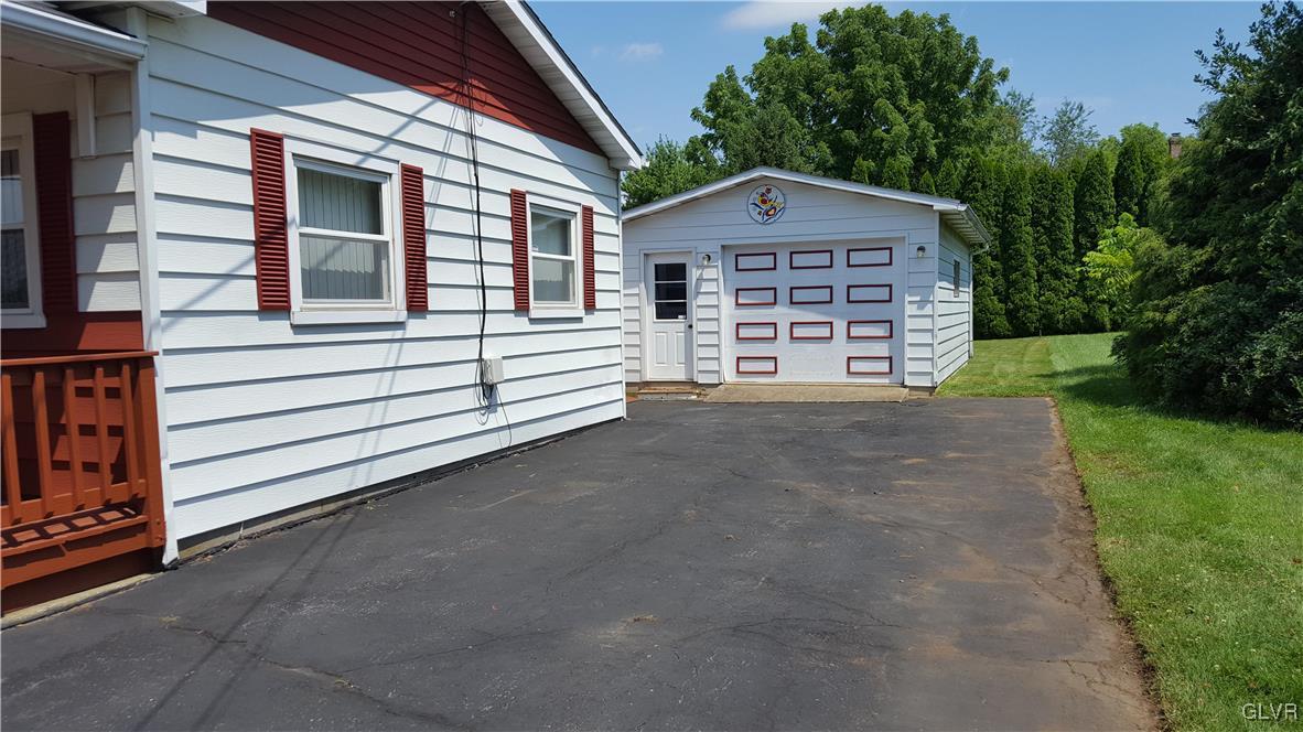 365 Grange Road Allentown, PA 18106 - Photo 3 of 15 Gallery Image 3