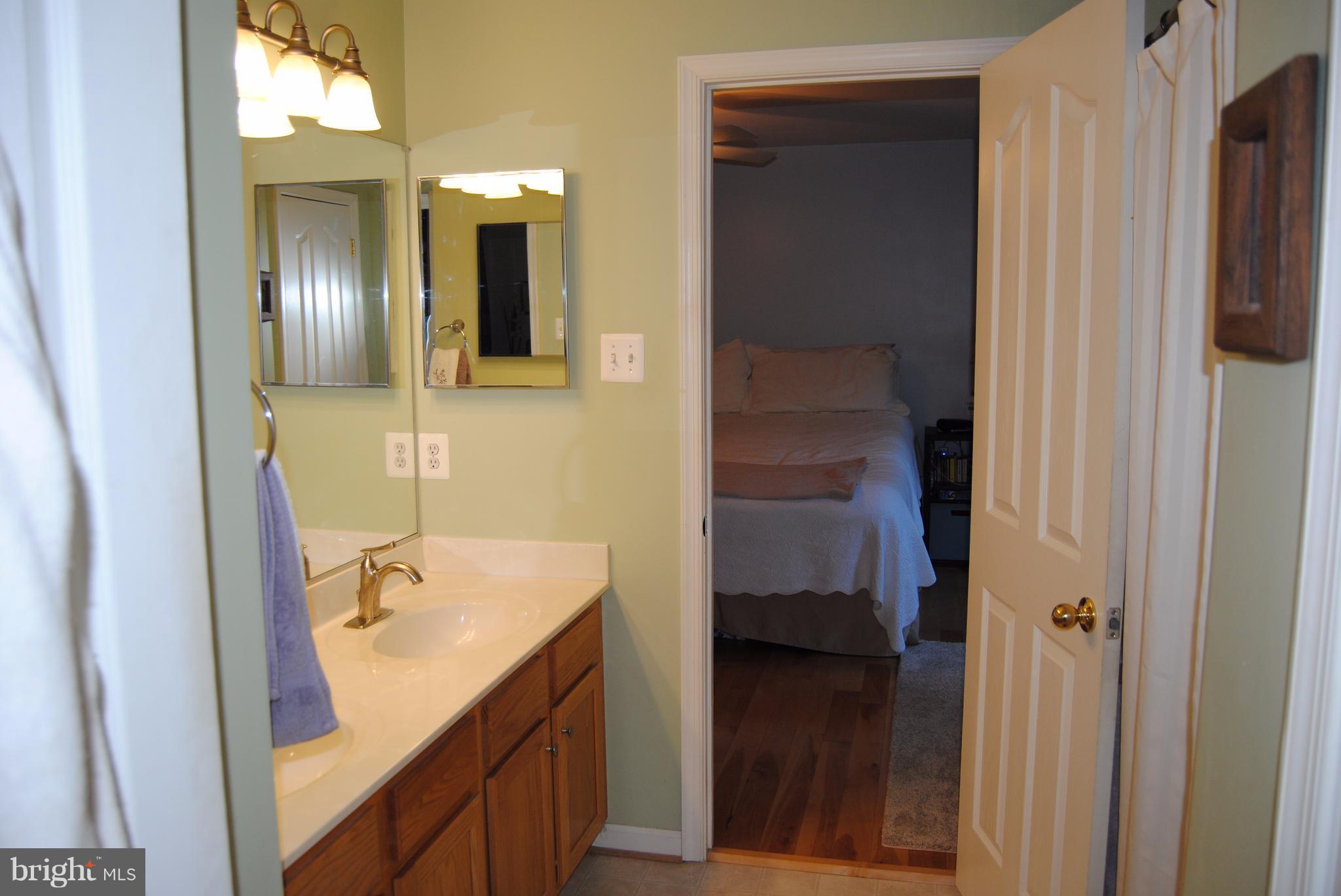 3944 Rinehart Road Westminster, MD 21158 - Photo 23 of 27 Bath (Master)