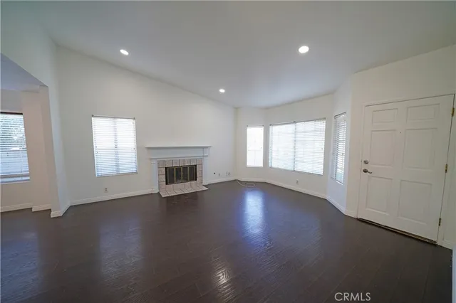 $4,250 | 27767 Crookshank Drive, Saugus, CA 91350