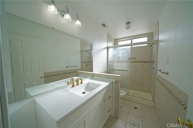 $4,250 | 27767 Crookshank Drive, Saugus, CA 91350