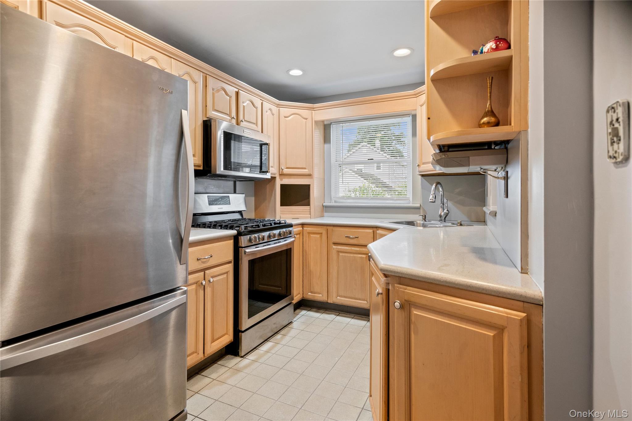 14 Filbert Street Valley Stream, NY 11581 - Photo 16 of 30 Gallery Image 16