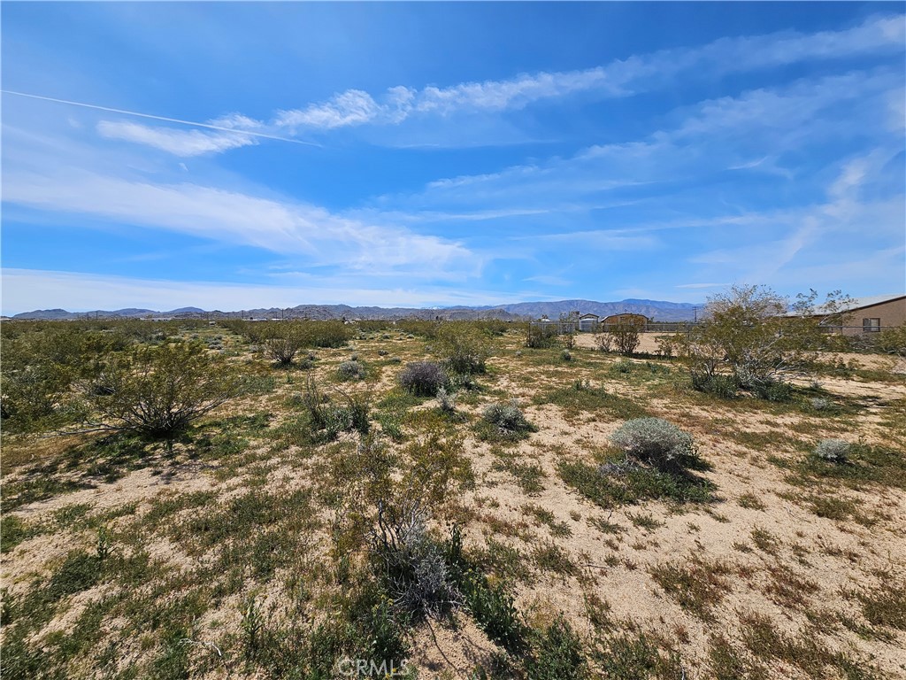 5566 Oleta Road Johnson Valley, CA 92285 - Photo 44 of 48 a view of city and mountain