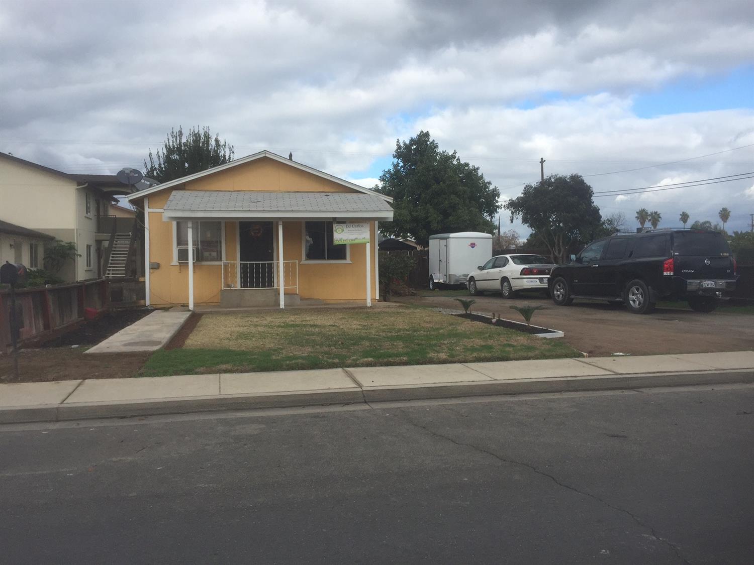 856 East Duff Avenue Reedley, CA 93654 - Photo 1 of 1