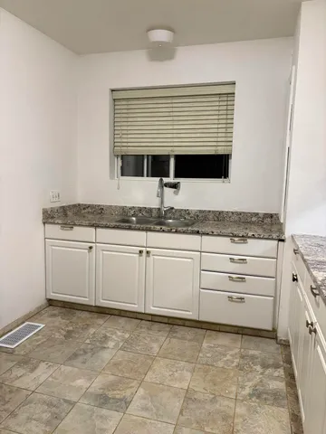 $145,900 | 694 Colfax Avenue, Benton Harbor, MI 49022