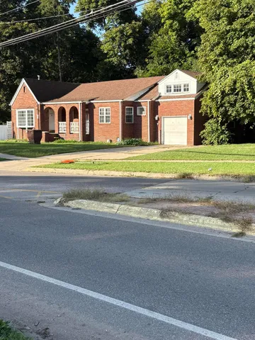 $145,900 | 694 Colfax Avenue, Benton Harbor, MI 49022