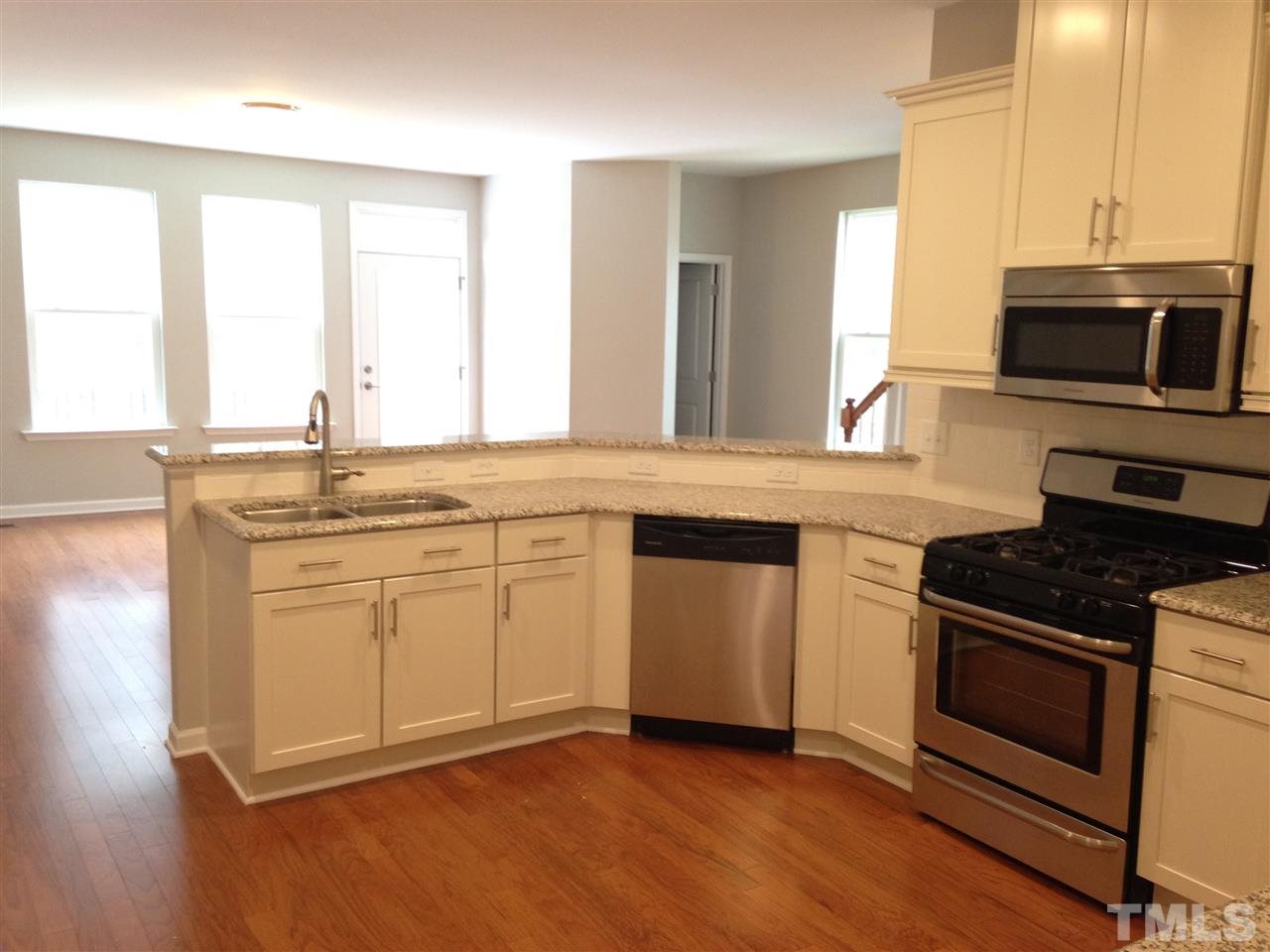 702 Edgewater Ridge Court Apex, NC 27523 - Photo 5 of 21 Gallery Image 5