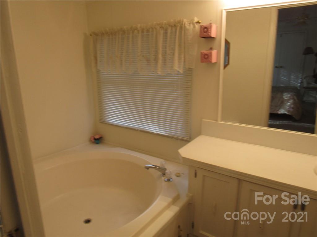 170 Doggett Road Forest City, NC 28043 - Photo 21 of 25 Gallery Image 21