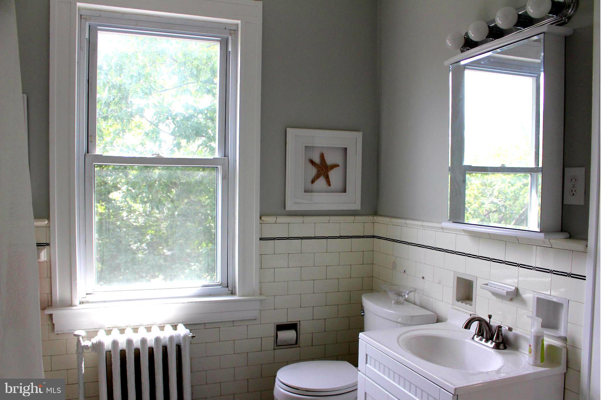 3700 Hilton Road Baltimore, MD 21215 - Photo 19 of 30 Bath (Master)