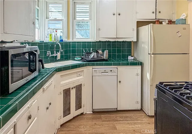 $1,199,000 | 121 North Myers Street, Burbank, CA 91506