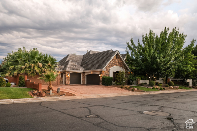 1019 South 900 East St. George, UT 84790 - Photo 2 of 87