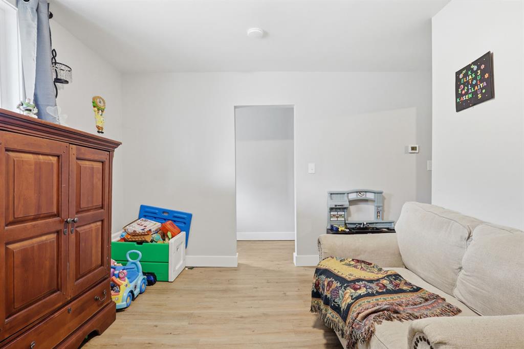 717 Railroad Street Springdale, PA 15144 - Photo 4 of 17