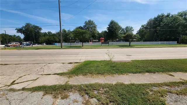 $350,000 | 1910 South Joplin Street, Pittsburg, KS 66762