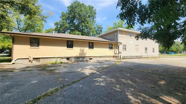 $350,000 | 1910 South Joplin Street, Pittsburg, KS 66762