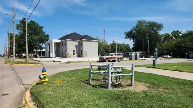 $350,000 | 1910 South Joplin Street, Pittsburg, KS 66762