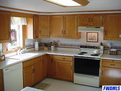 14007 Barkley Road Hoagland, IN 46745 - Photo 9 of 12