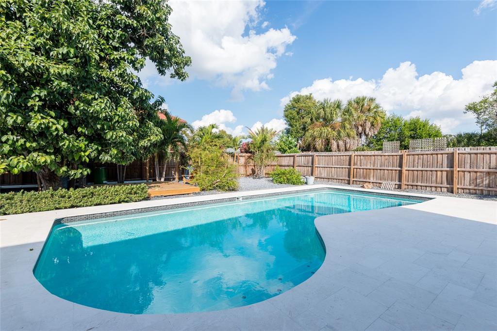 705 West Alfred Street Tampa, FL 33603 - Photo 24 of 25 a view of a backyard with swimming pool