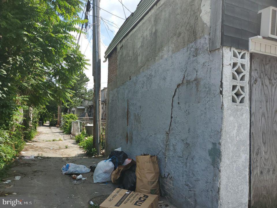 1543 Appleton Street Baltimore, MD 21217 - Photo 3 of 72