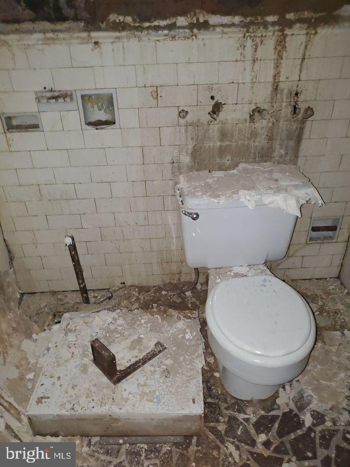 1543 Appleton Street Baltimore, MD 21217 - Photo 35 of 72