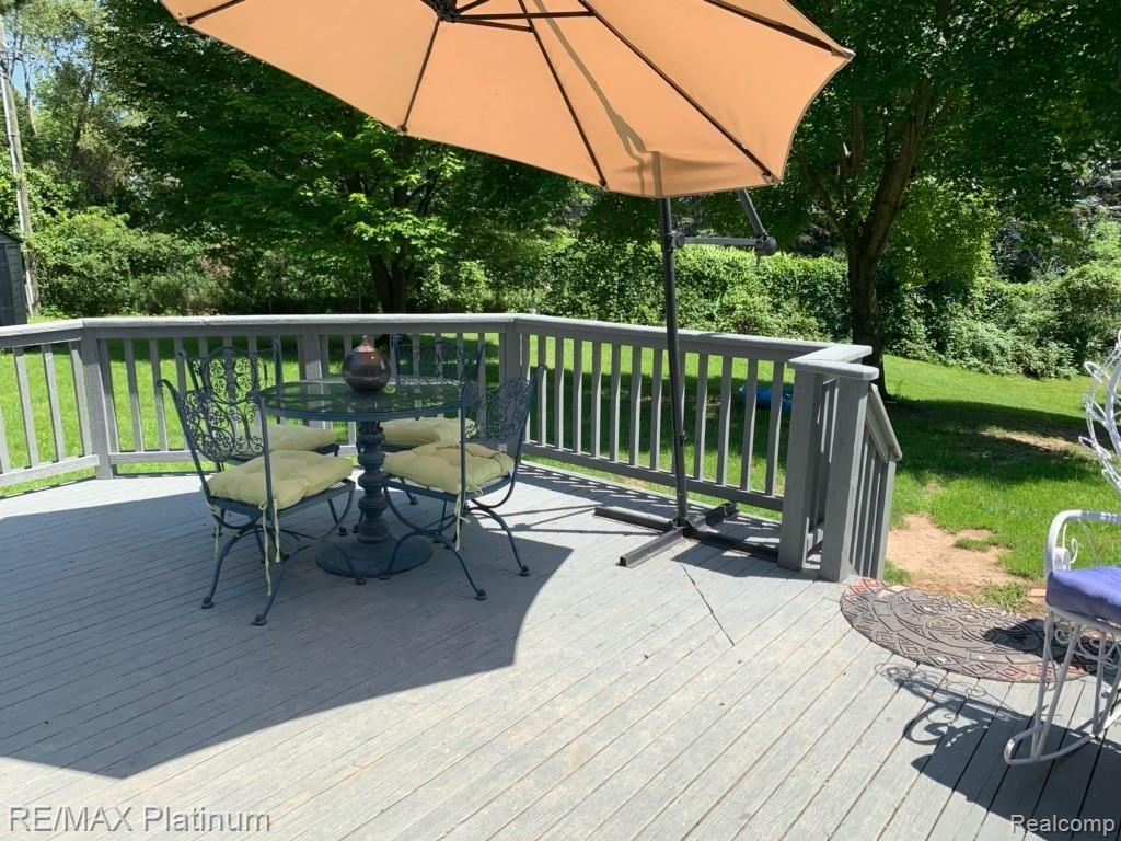 1897 Gray Road Howell, MI 48843 - Photo 34 of 45 Back Deck 2_68781.jpg