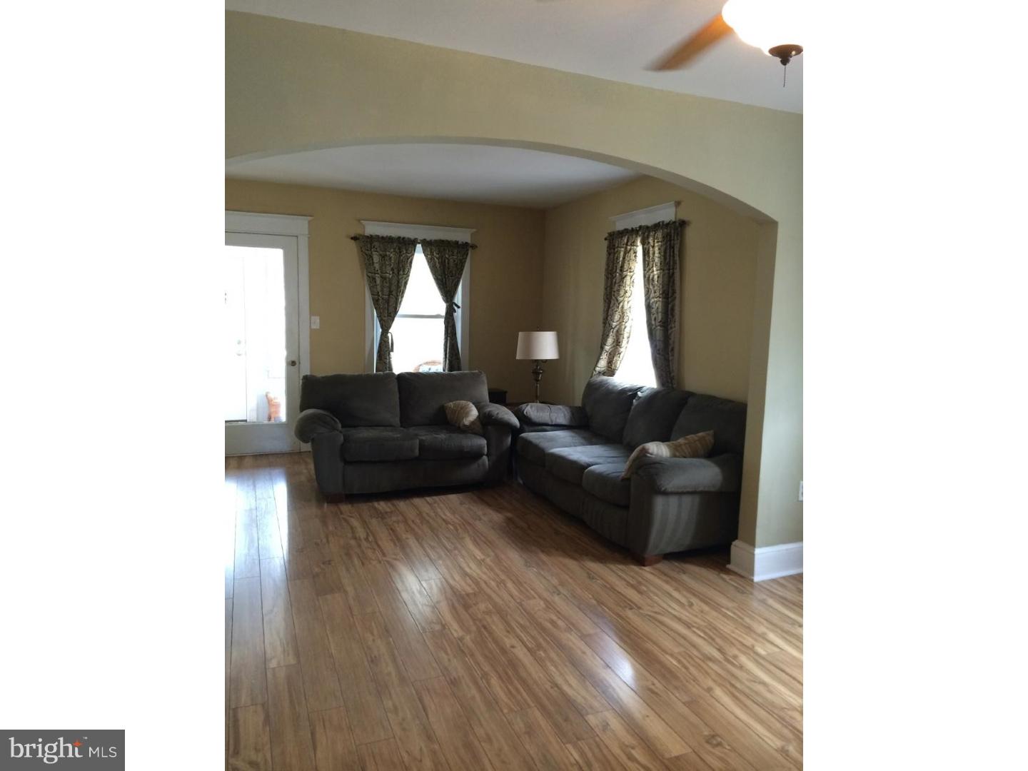 416 Delaware Avenue Riverside, NJ 08075 - Photo 5 of 15 Living Room