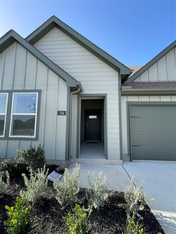 744 Sweet Pea Drive Pilot Point, TX 76258 - Photo 3 of 32