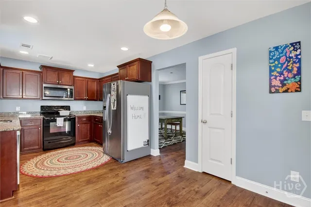 $369,900 | 143 Waverly Way, Savannah, GA 31407