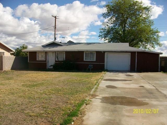 4805 South 35th Drive Phoenix, AZ 85041 - Photo 1 of 1 34