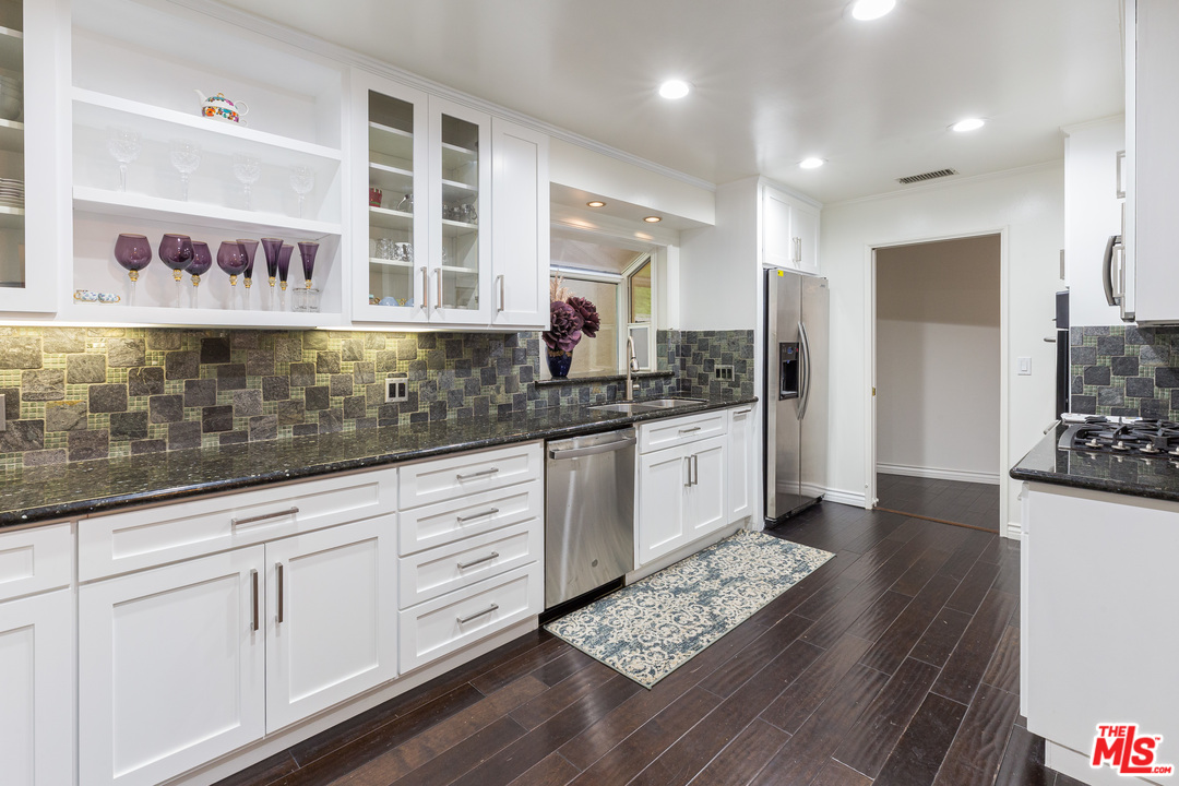 2725 Ellison Drive Beverly Hills, CA 90210 - Photo 11 of 30