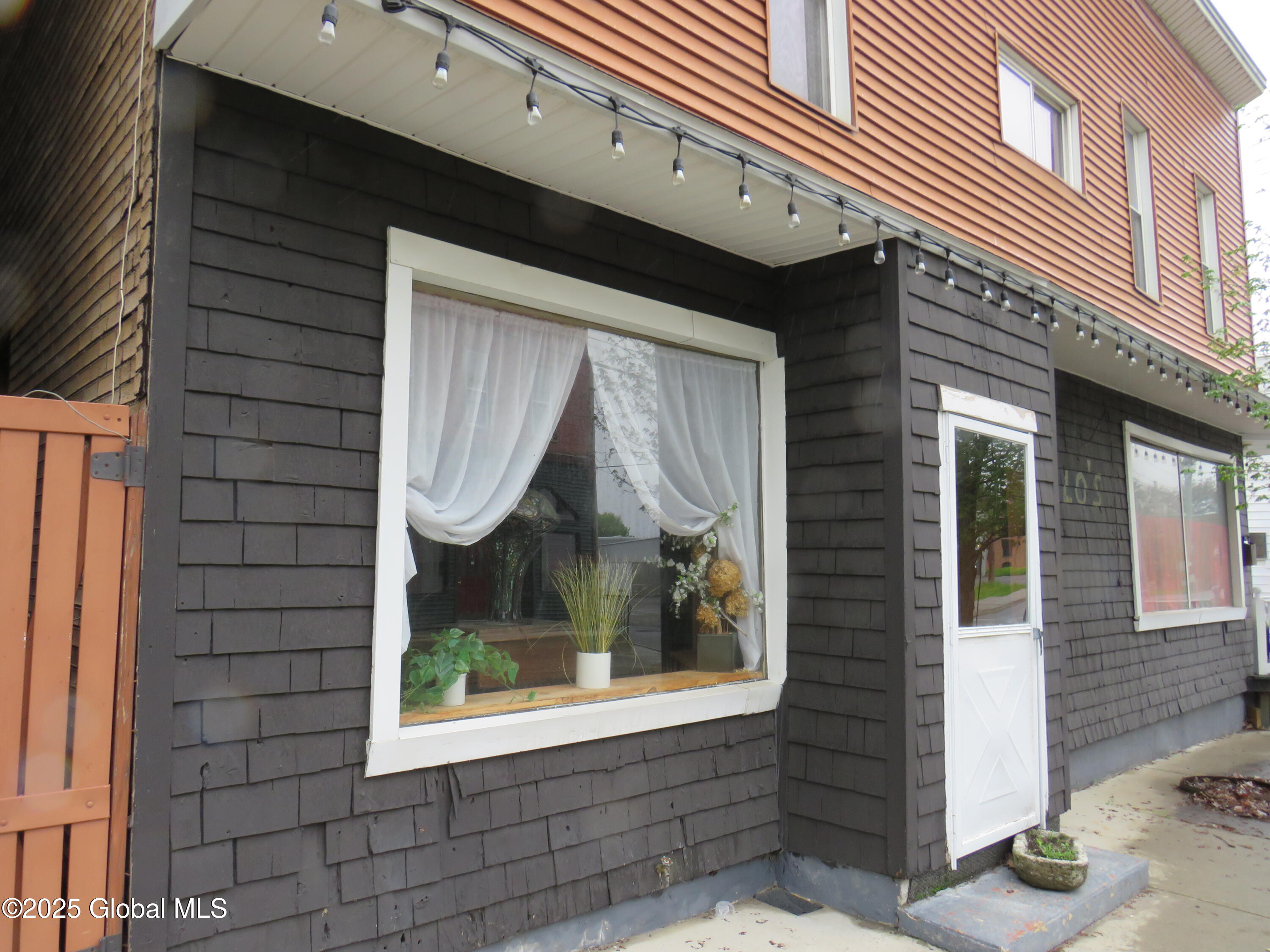 67 Bridge Street Amsterdam, NY 12010 - Photo 7 of 114 IMG_7805