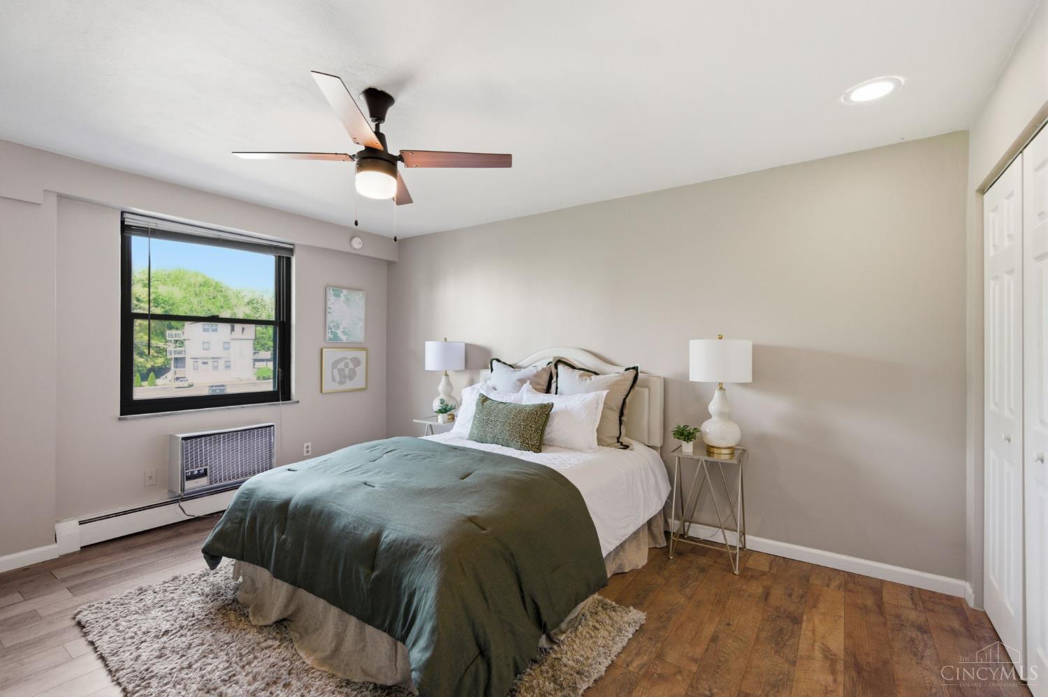 1815 William Howard Taft Road, Unit 502 Cincinnati, OH 45206 - Photo 17 of 28