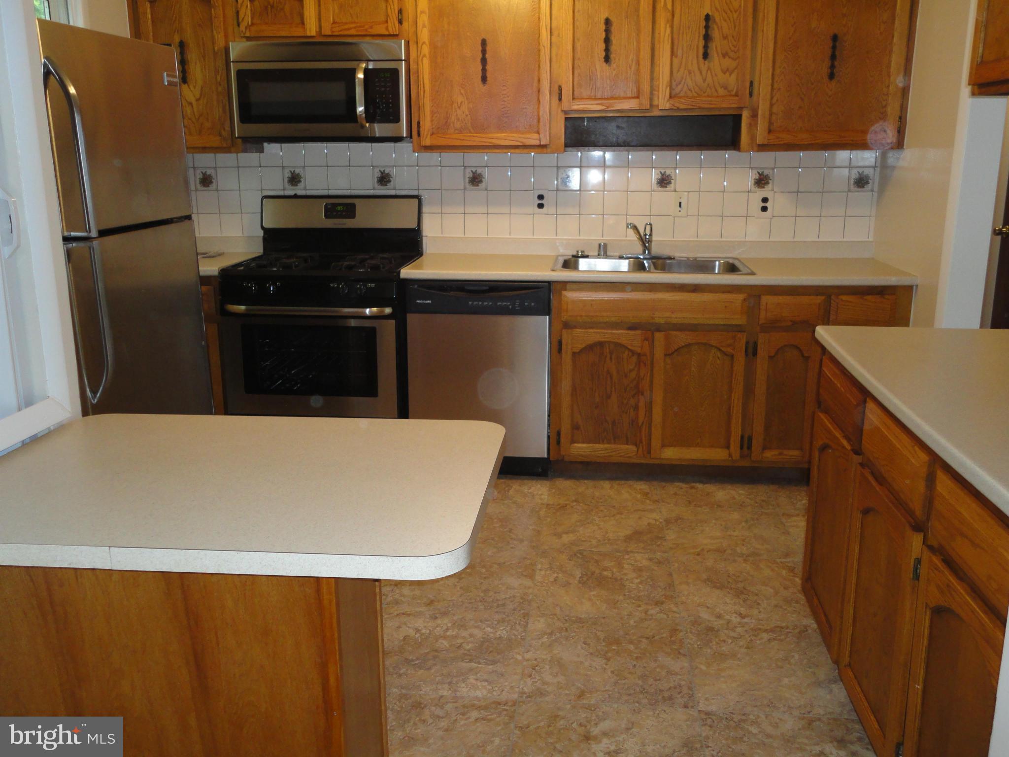 4514 Glendale Road Woodbridge, VA 22193 - Photo 6 of 10 Kitchen