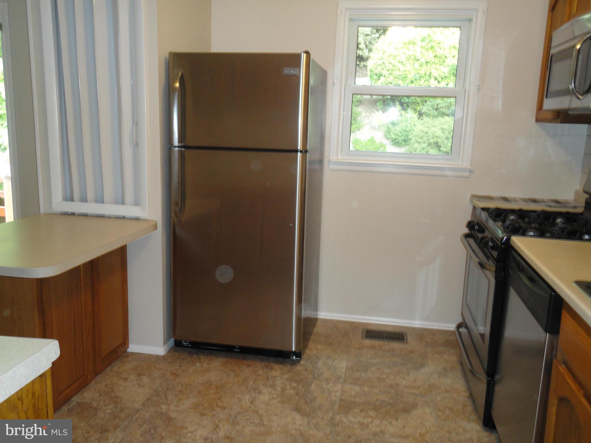4514 Glendale Road Woodbridge, VA 22193 - Photo 8 of 10 Kitchen