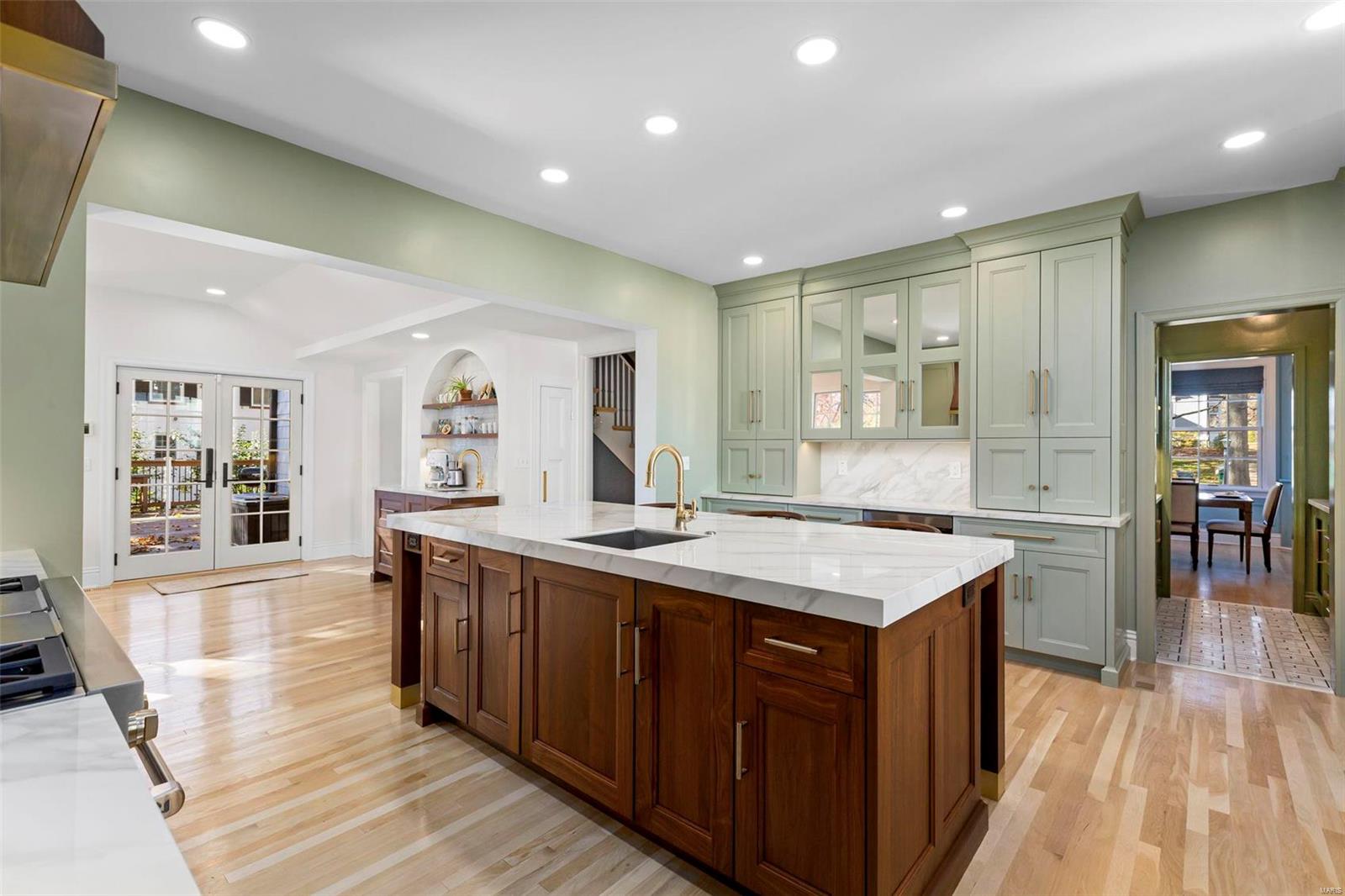 220 Blackmer Place Webster Groves, MO 63119 - Photo 13 of 37