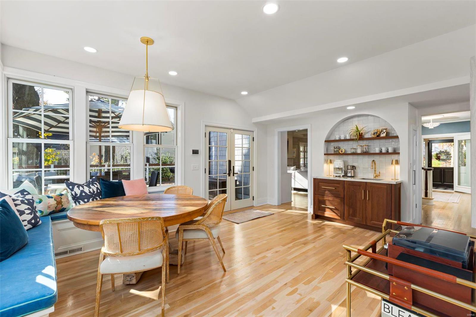 220 Blackmer Place Webster Groves, MO 63119 - Photo 15 of 37